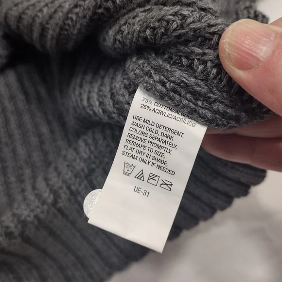 G. H. Bass & Co. Gray Ribbed Knit 1/4 Zip Mock Neck Pullover Sweater - Picture 3 of 16